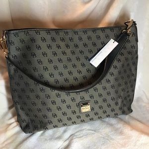 Dooney & Bourke Large signature Courtney Sac